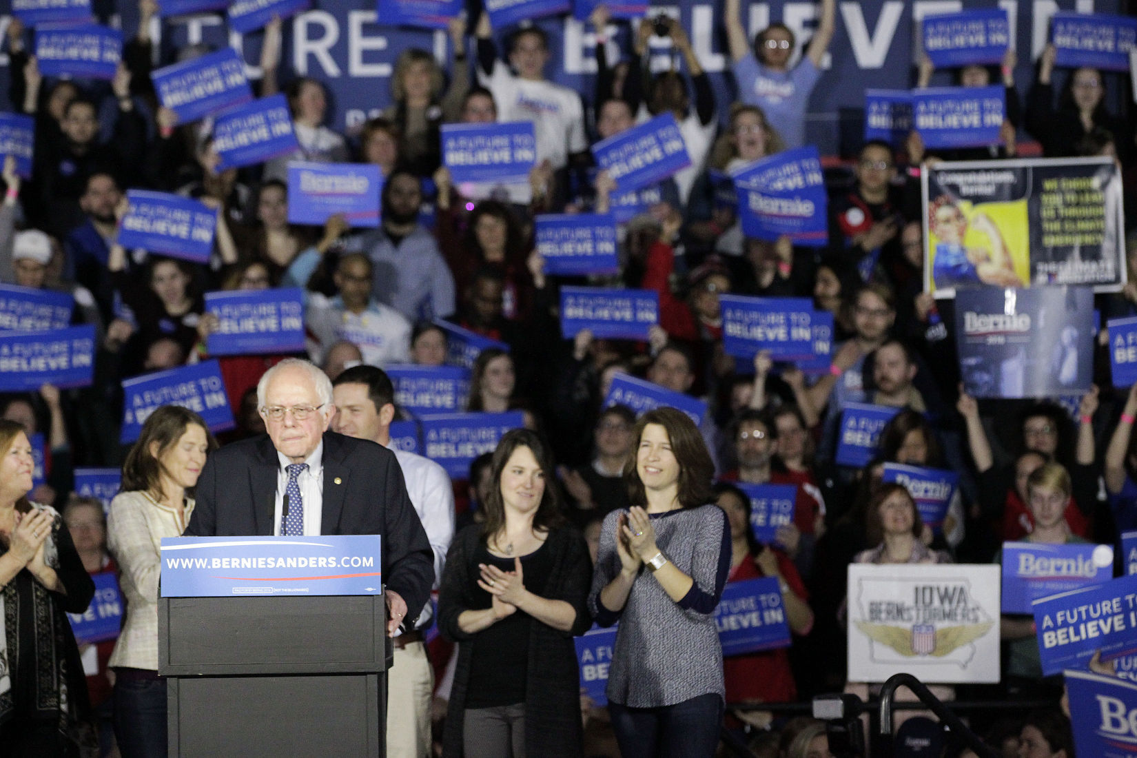 IOWA CAUCUS 2016 - LATE